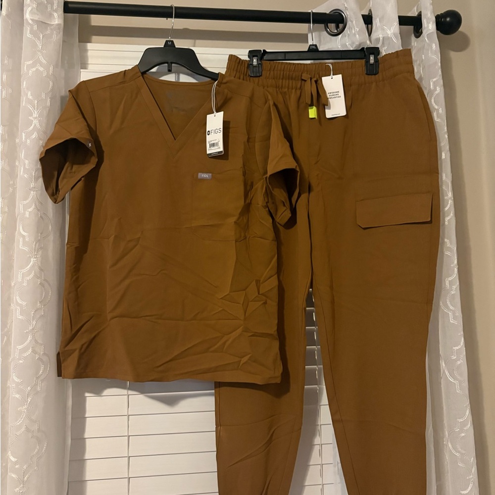 Earth Figs Scrub Set